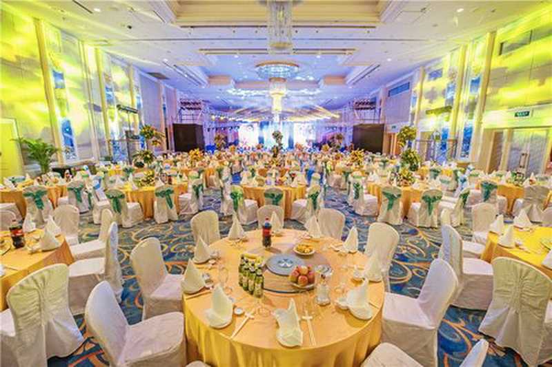 秦皇島禧宴婚禮酒店預(yù)定專(zhuān)線(xiàn)18633570222  15703350808